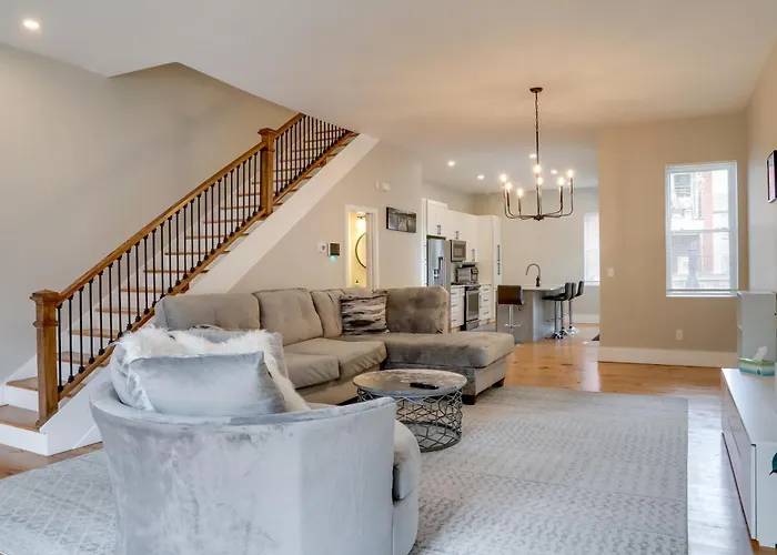 Well-appointed Home: 1 Mi To Dtwn! *