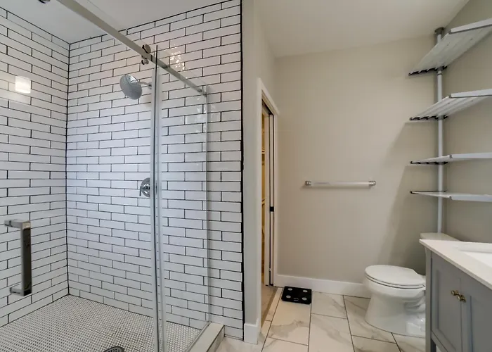 Well-appointed Home: 1 Mi To Dtwn! Holiday home *